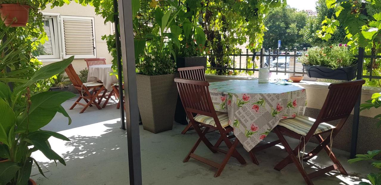 Apartments Dalia House Хвар Экстерьер фото